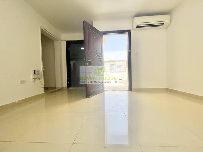 9 H: PRIVATE ENTRANCE 1 BHK APART FOR RENT IN SHAKHBOUT CITY