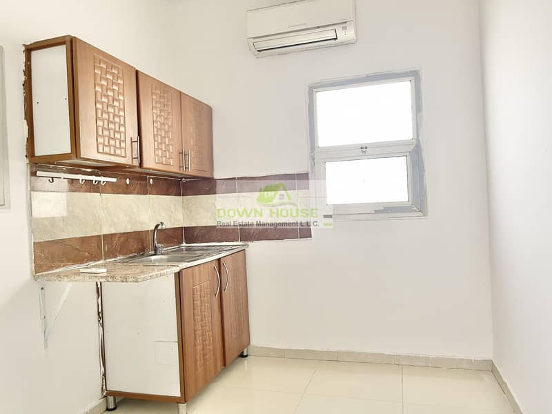 10 H: PRIVATE ENTRANCE 1 BHK APART FOR RENT IN SHAKHBOUT CITY