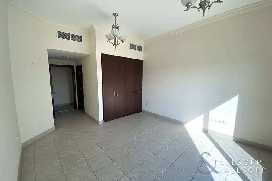 4 2 Beds Plus Study | Large Layout | Rented