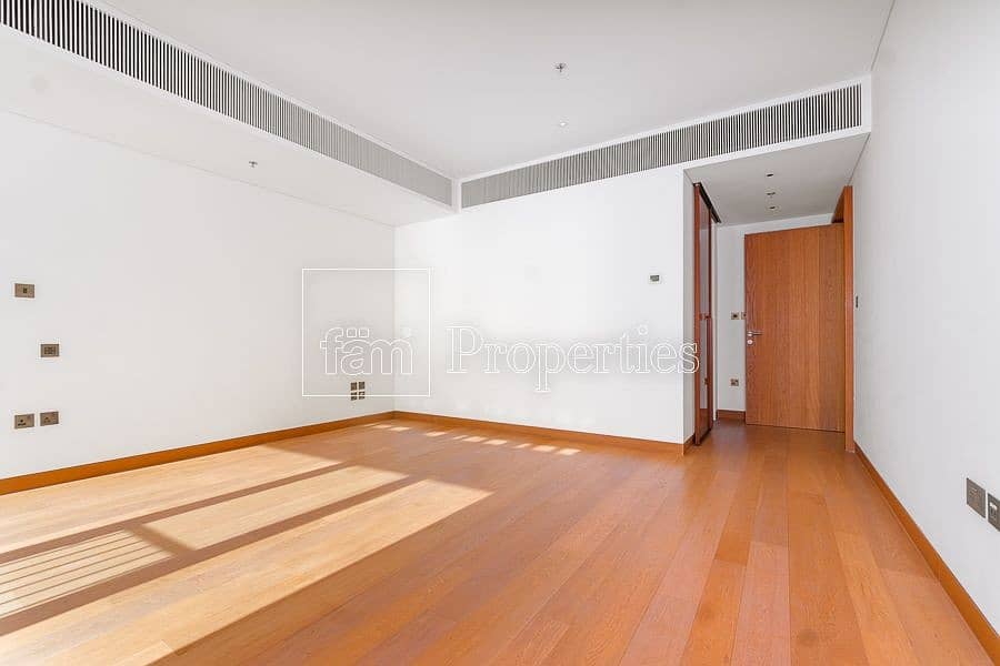 7 Modern Large 1BED with Sea and Skyline Views