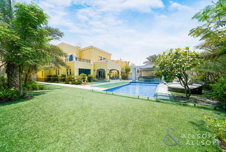 Fully Upgraded 4 Bed Large | Private Pool