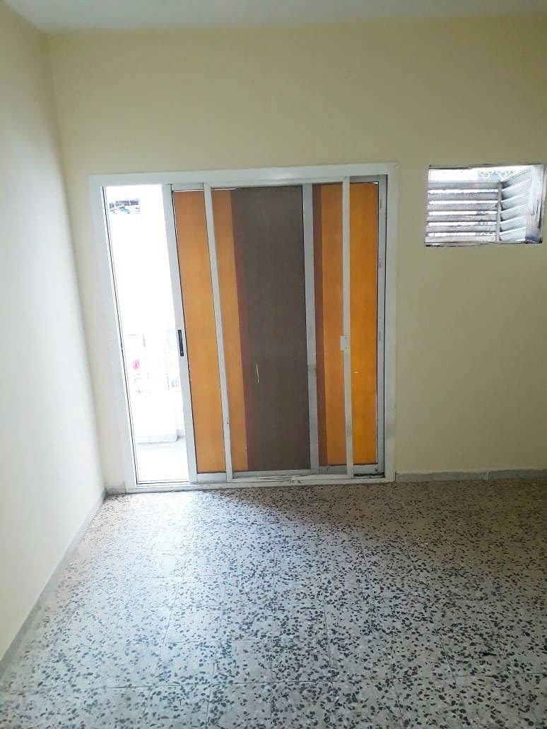 7 !!NO COMMISSION!! SPECIOUS OFFICE AVAILABLE FOR RENT GOOD LOCATION