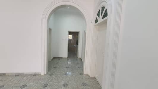 VERY NICE VILLA IN VERY NICE LOCATION LIKE NEW HOUSE IN TALLA AREA READY TO MOVE 85k ONLY