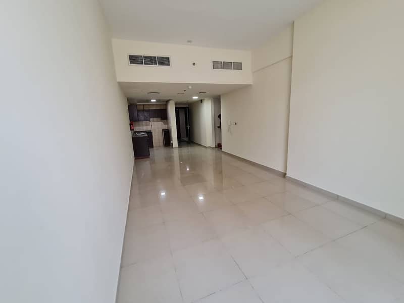 Huge 1 BR in Frankfurt Sports Tower Huge 1 BR in Frankfurt Sports Tower