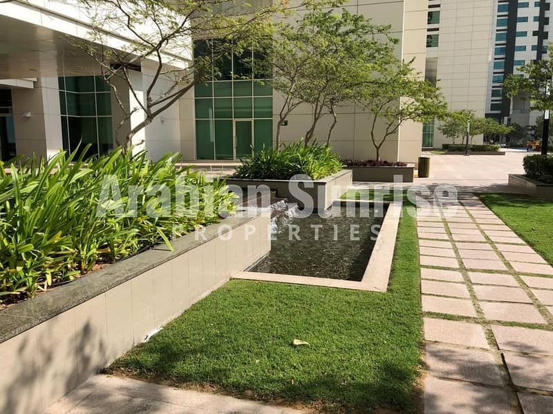 10 Vacant Apt on Mid Floor with Full facilities