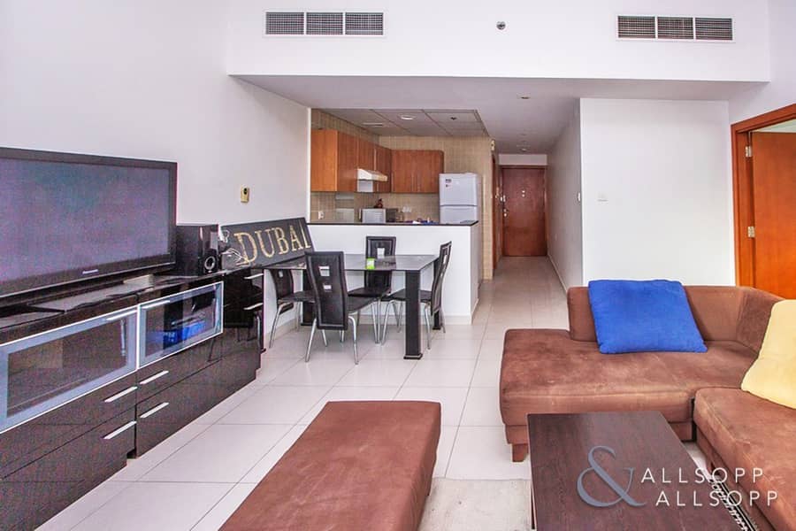 12 High Floor | One Bed Apartment | Furnished