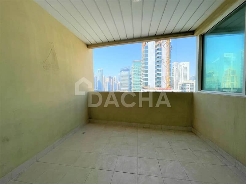 3 Vacant / Marina View / 1 Month free