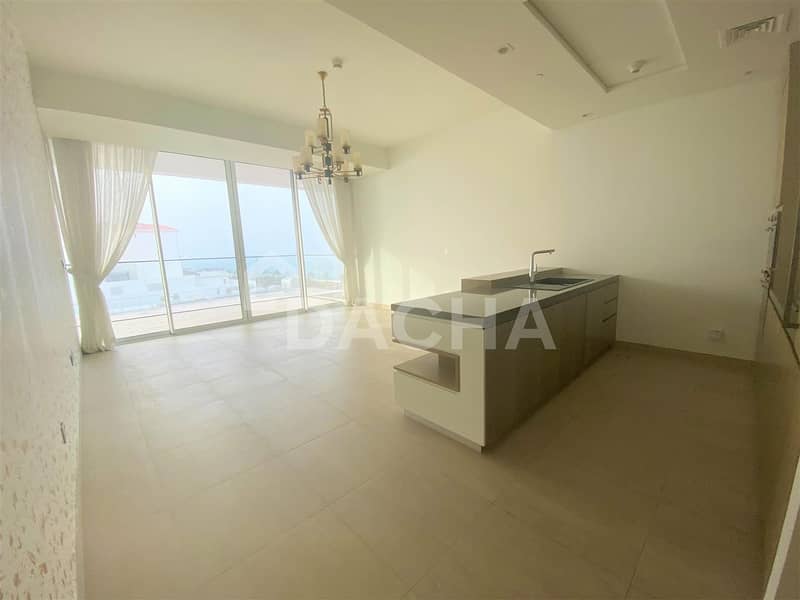 3 Unfurnished/ Vacant/ Sea view