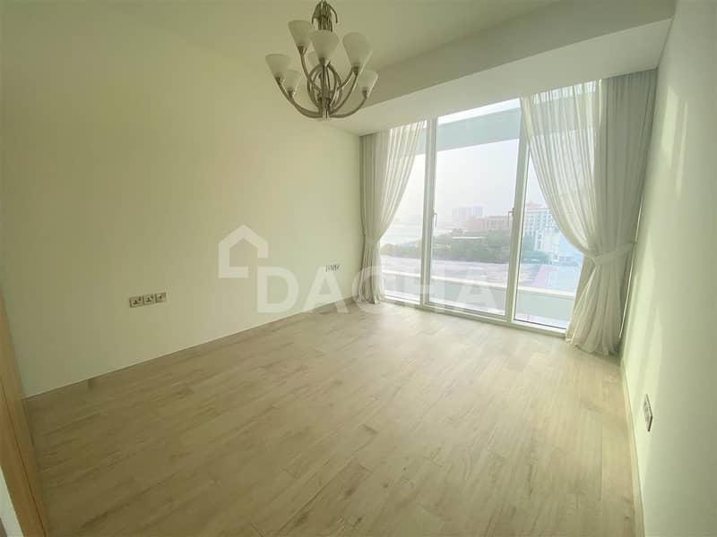 6 Unfurnished/ Vacant/ Sea view