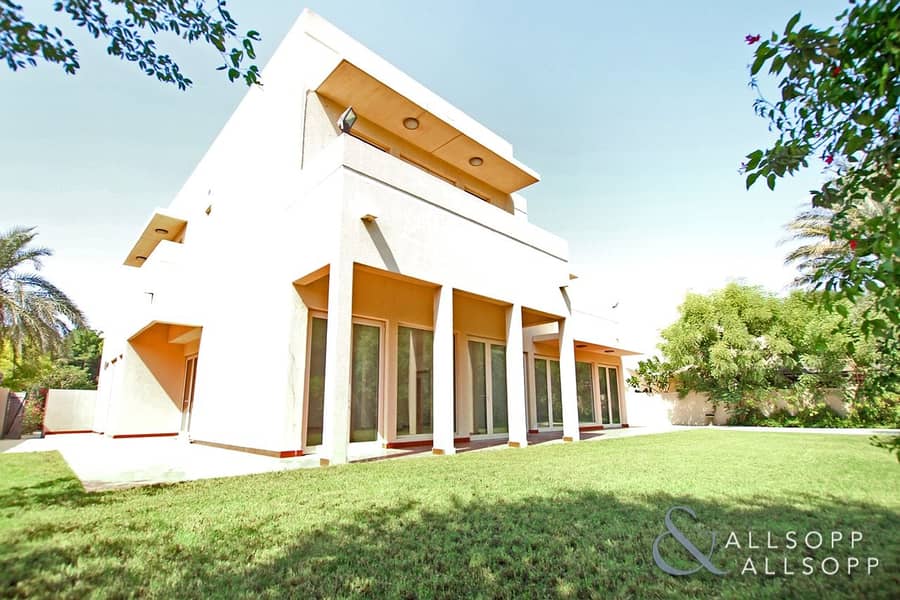 Vacant On Transfer | Immaculate | 5 Beds