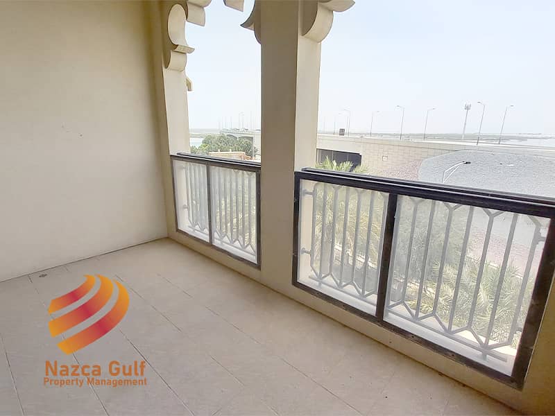 6 High-Class 3 Bed Unit with Huge Balcony