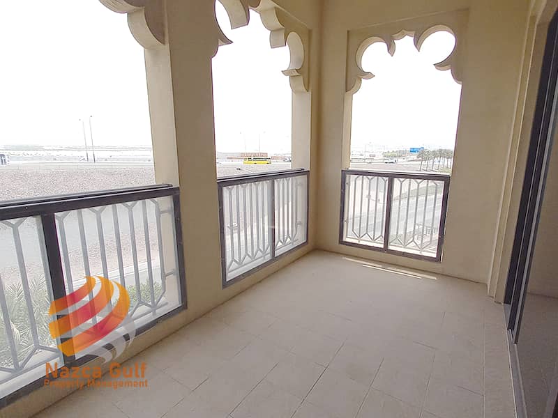 13 High-Class 3 Bed Unit with Huge Balcony