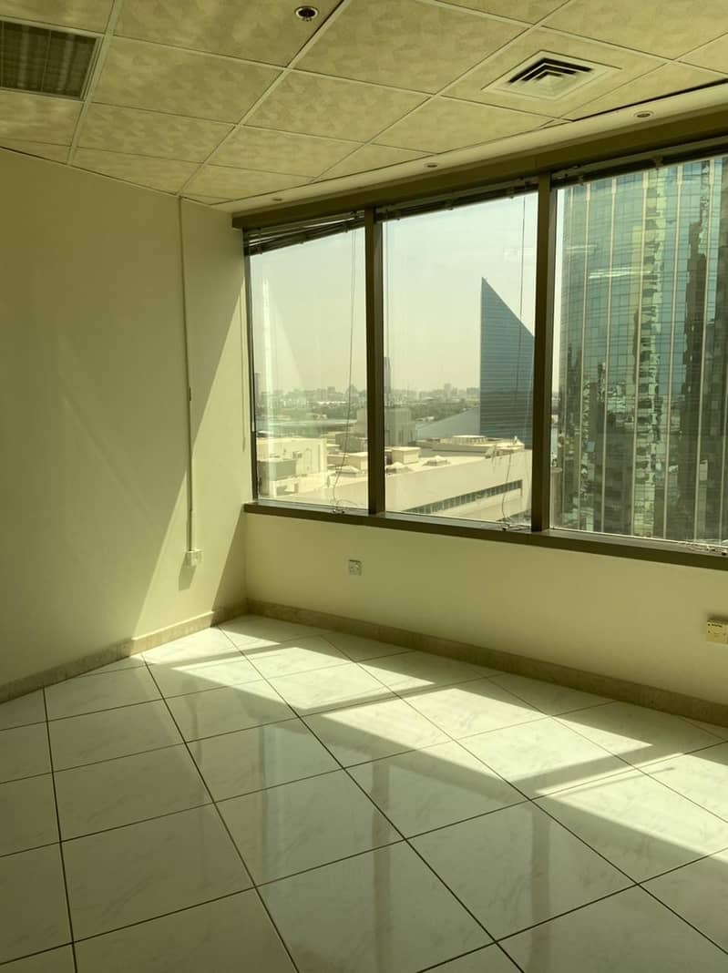 6 Neat & Spacious Office Space in Al Reem Tower
