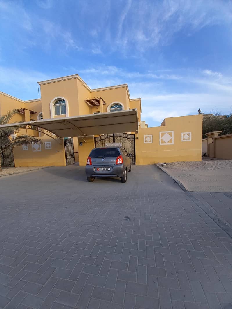 Pvt entrance western stylish 5 B/R villa with huge yard and covered parking