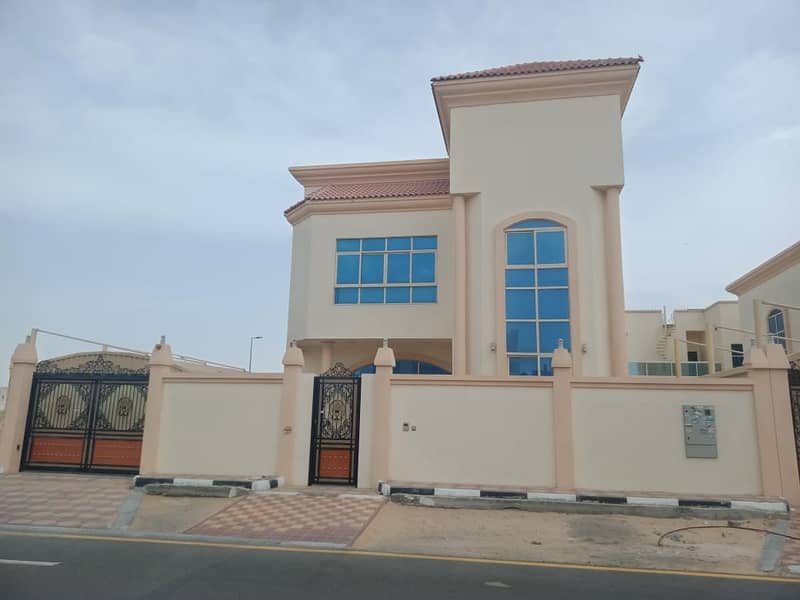 Villa for sale Al Hamidiyah 2, high-end finishing, a privileged location close to all government services and interests, and close to Mohammed Bin Zayed Street, with electricity and water
