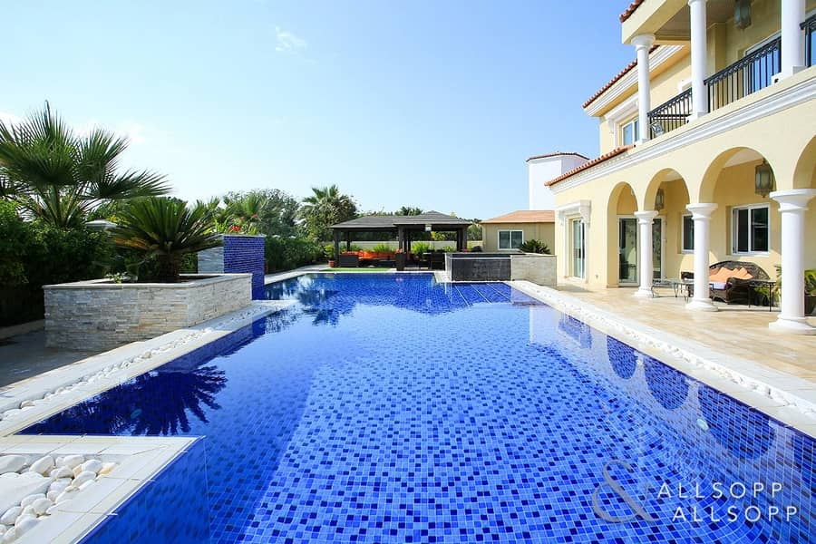 22 Upgraded 6 Bed Luxury Villa | Private Pool