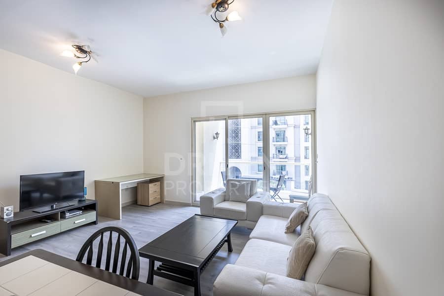 8 Fully Upgraded and Furnished | Bright Apt