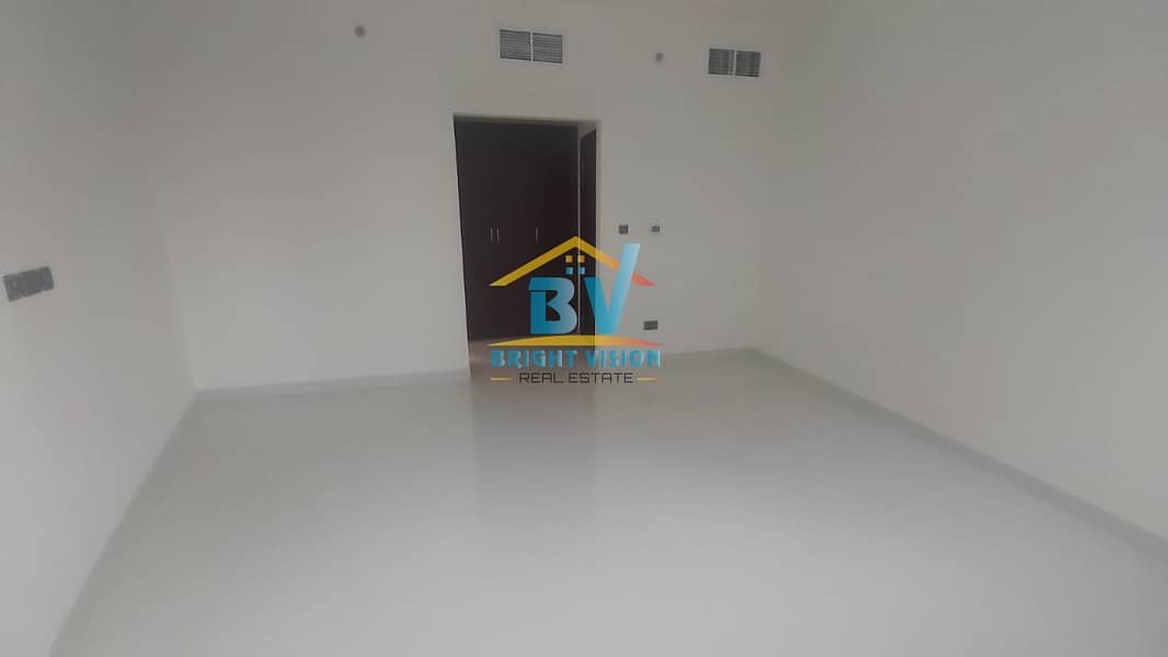 2 Be the first Tenant !! 3BHK with Parking+ Maidsroom  in Danet