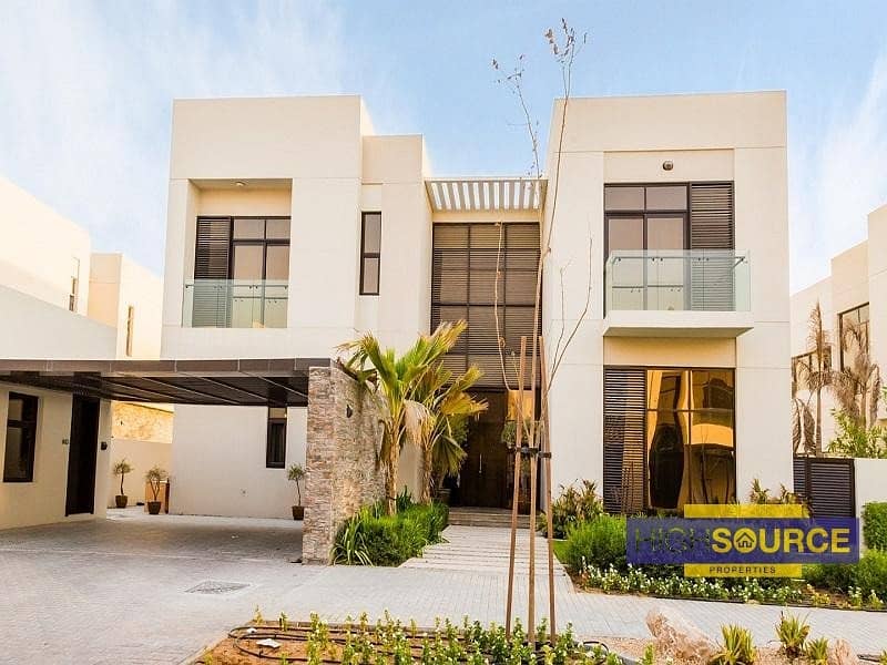 4 Limited Offer | Spacious 5 Bed Villa with World-Class Amenities |