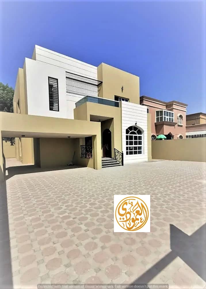 For urgent sale, a luxurious villa from the owner, with a wonderful and unique design, with a suitable area, close to the mosque, and all services at a very attractive price, with full bank financing arrangements.