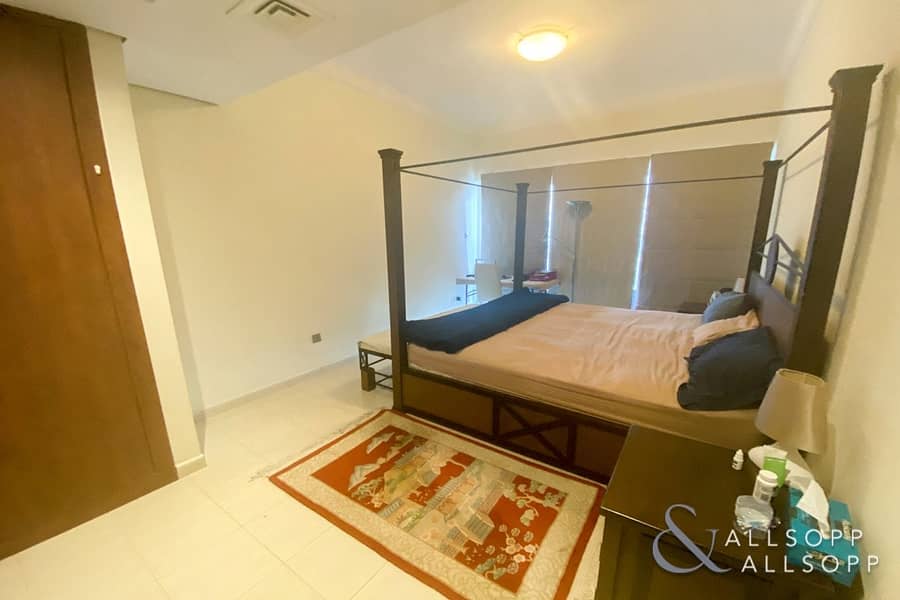 10 Fully Furnished | 1 Bed | Close To Metro