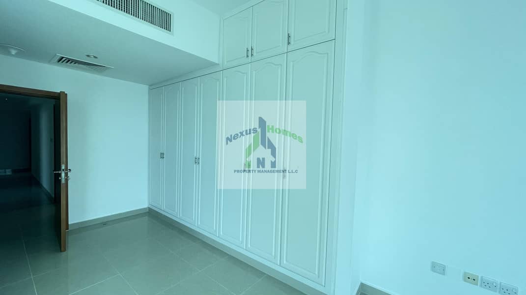 19 4BR with Maid's Room + Private Parking in Corniche