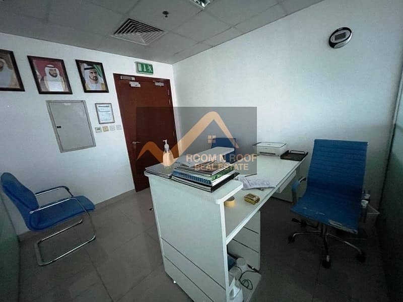 22 |  Furnished Office| Lake View| Glass Partitions |The Metropolis Tower| Business Bay