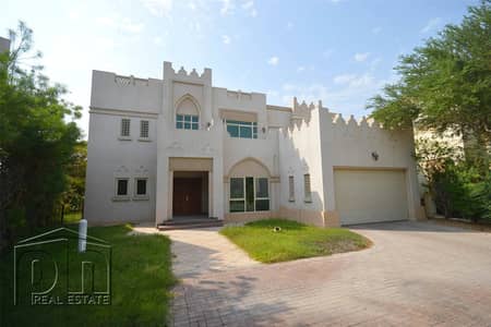 4 Bedroom Villa for Rent in Jumeirah Islands, Dubai - Lake View 4 Bedroom Villa for Rent in Jumeirah Islands, Dubai - Lake View