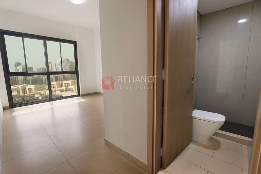 8 12 Cheques - Brand New 2 Bedrooms Apartment in JVC