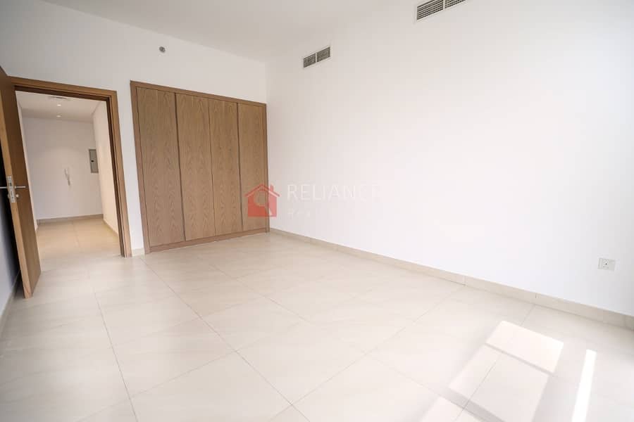 12 12 Cheques - Brand New 2 Bedrooms Apartment in JVC