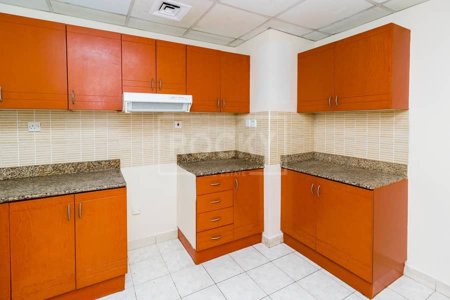 2 Spacious 1 Bed | plus Laundry | Lake Point Tower