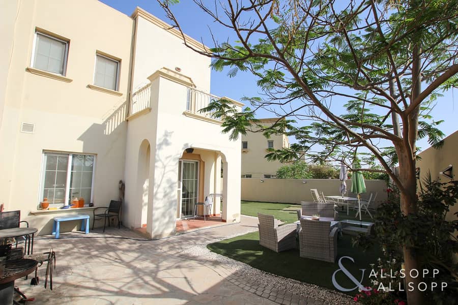 4 Single Row | Close to Pool and Park | 2 Beds