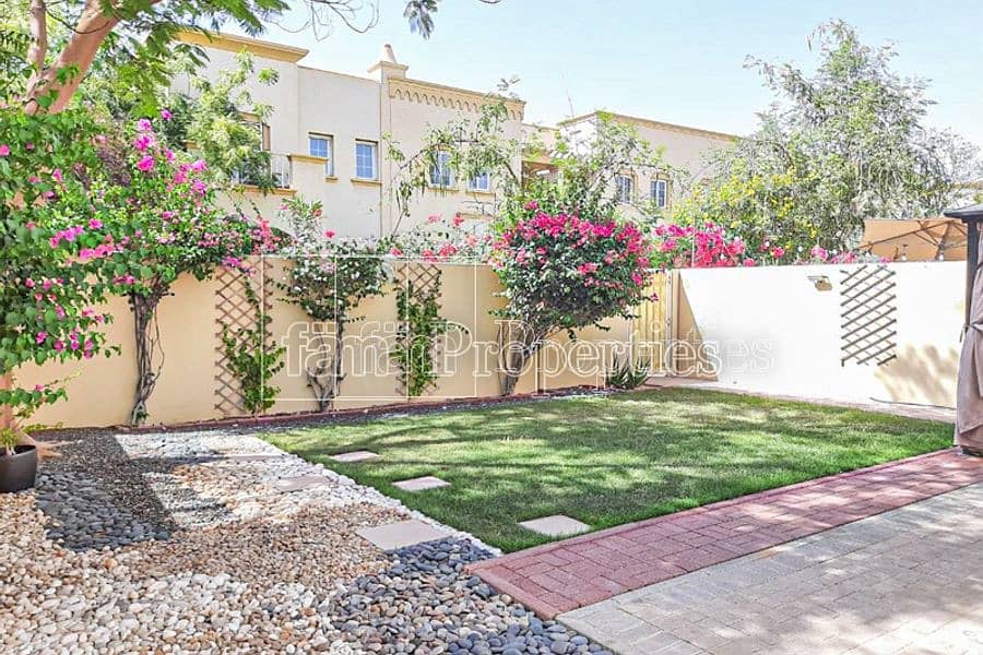 2 Landscaped Garden | Upgraded | Vacant Now