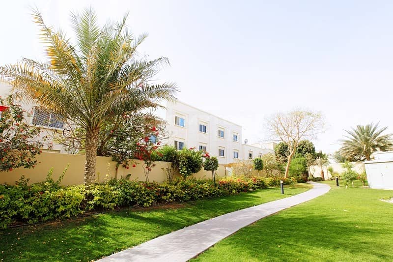 Pool|5BR Arabian Villa|Single Row| Garden