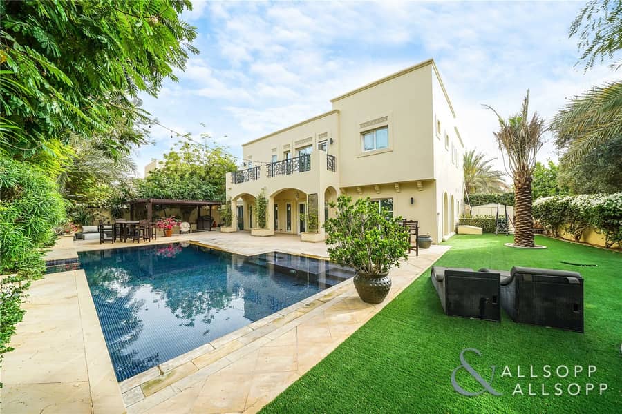 Facing Pool and Park | 6 Beds | Upgraded