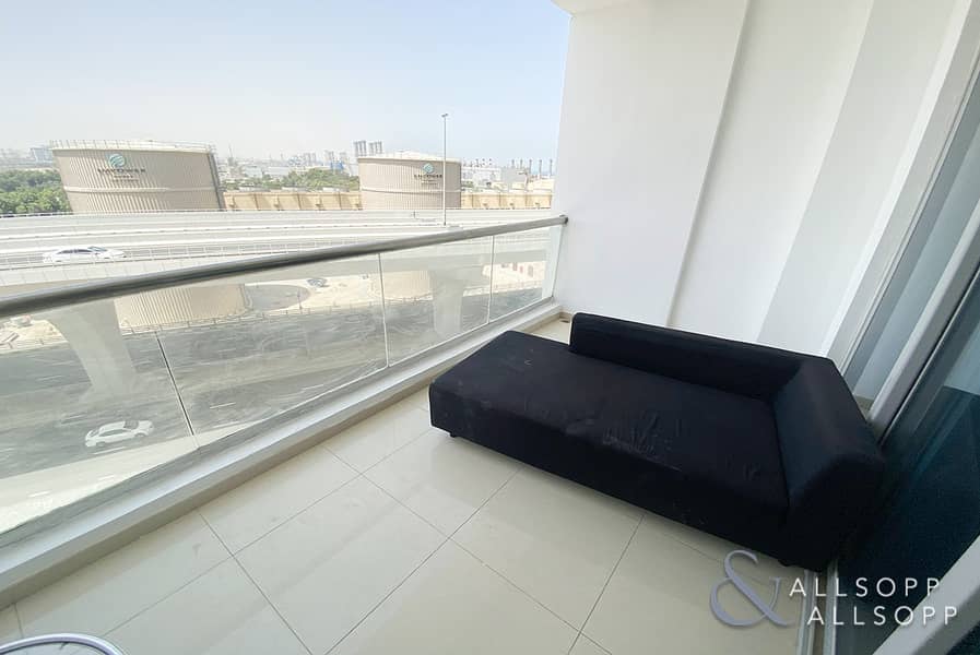 10 Large 2 Bed | 1490 Sqft | Vacant| Balcony