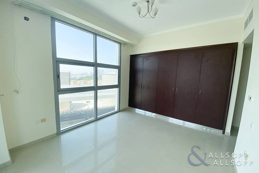 3 Large 2 Bed | 1490 Sqft | Vacant| Balcony