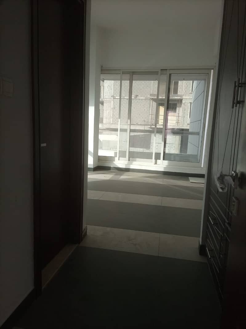 SPECIOUS LARGE STUDIO  APPARTMENT FOR RENT IN SILICON OASIS