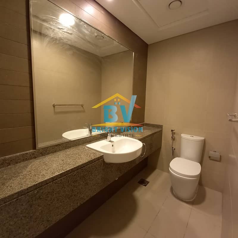 24 Luxury Apartment 2bhk Sea view With Balcony Maid And Facilities