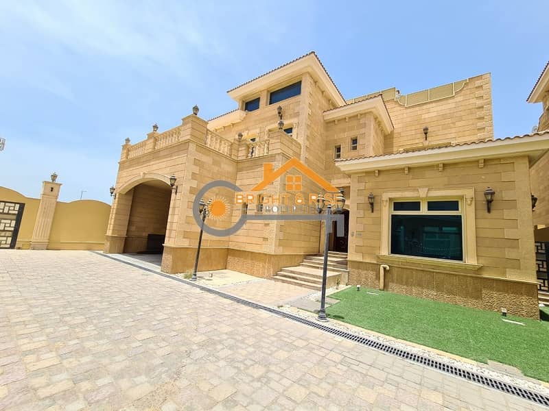 ALLURING 5 MASTER BEDROOMS VILLA WITH PRIVTE POOL IN  A COMPLEX MBZ