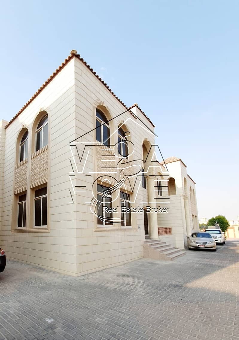 LOVELY 5 BED VILLA IN COMPOUND