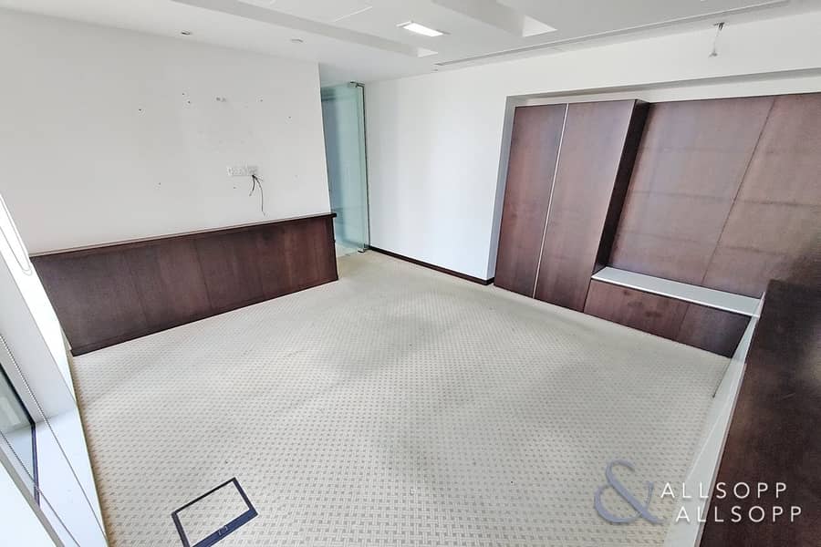 19 Partitioned Unit | With Balcony | Close to Metro