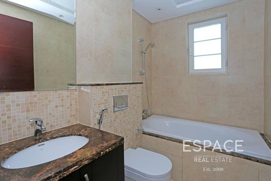 6 Well Maintained | 3 Bedrooms Small | Private Pool