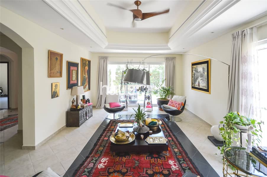 4 Immaculate Condition | Close to Park and Pool