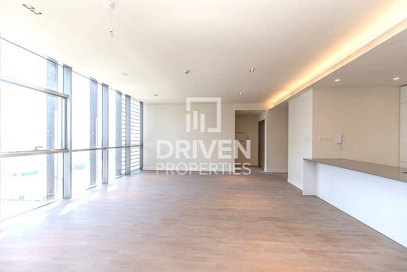 10 Well-maintained Apt | Side Boulevard View