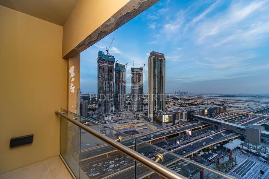 10 Direct Access to Dubai Mall | Central Location