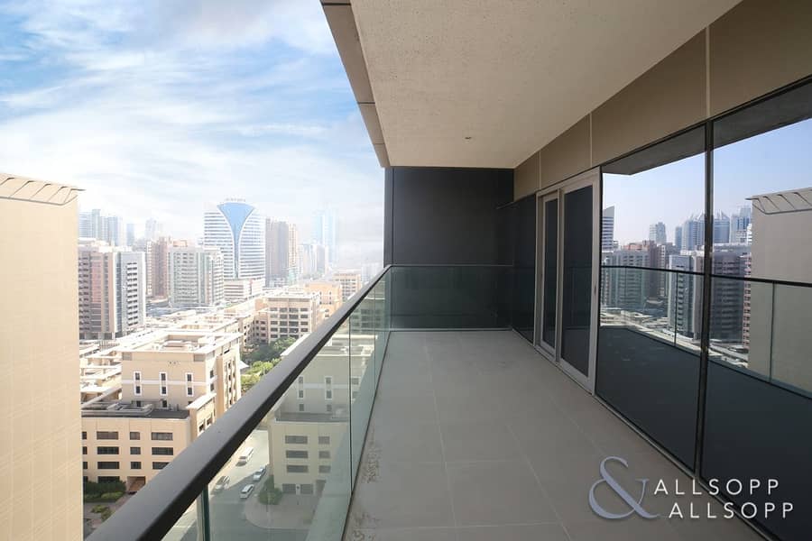 23 LUXURY | 2600 SQFT | VACANT | ONYX TOWER