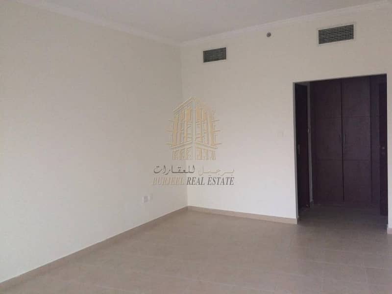 Excellent 2 BHK Apertment Vacent  With Full Burj Khelifa View Available For Sale 1700