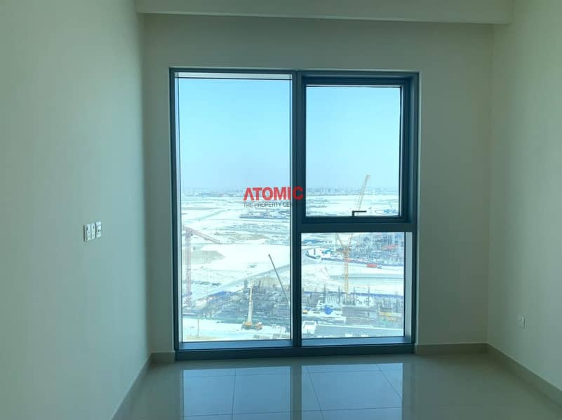 8 Spacious 2 bedroom nice view with balcony in Harbour  view
