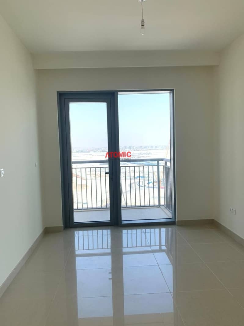 16 Spacious 2 bedroom nice view with balcony in Harbour  view